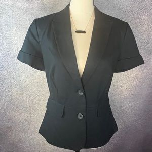 BANANA REPUBLIC SHORT SLEEVE BLAZER BLACK SIZE 6 NWT
